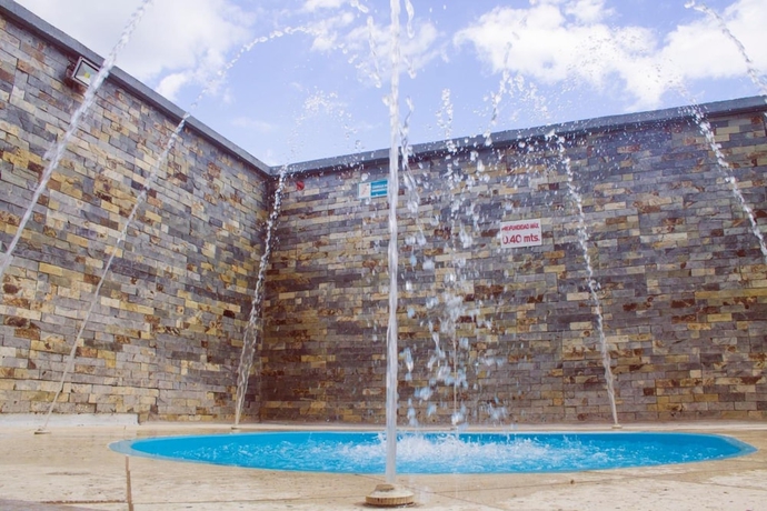 Imagen de la piscina del Hotel Plazuela Real. Foto 16