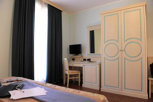 Imagen de la habitación del Hotel Plazza. Foto 11