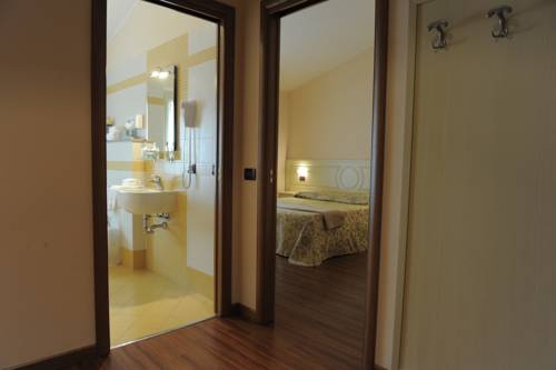 Imagen de la habitación del Hotel Plazza, Porcari. Foto 13