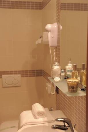 Imagen de la habitación del Hotel Plazza, Porcari. Foto 17