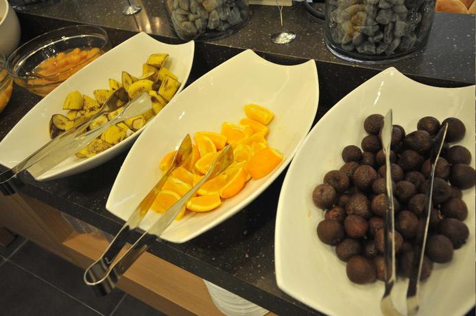 Imagen del bar/restaurante del Hotel Plea De Blanc. Foto 4