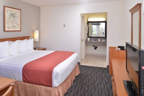 Imagen de la habitación del Hotel Pleasant Inn, San Diego. Foto 2