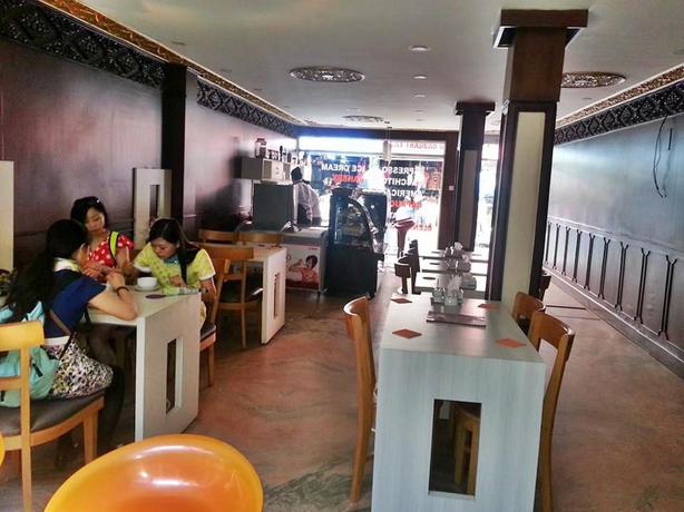 Imagen del bar/restaurante del Hotel Pleasure Home. Foto 2