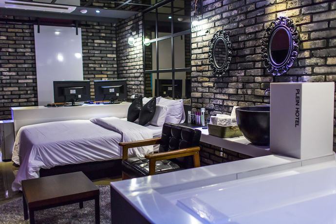 Imagen de la habitación del Hotel Plein. Foto 14