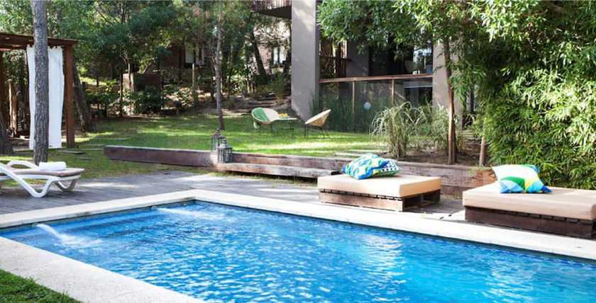 Imagen de la piscina del Hotel Plenilunio. Foto 17