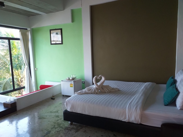 Imagen de la habitación del Hotel Plern Salaya Resort. Foto 10