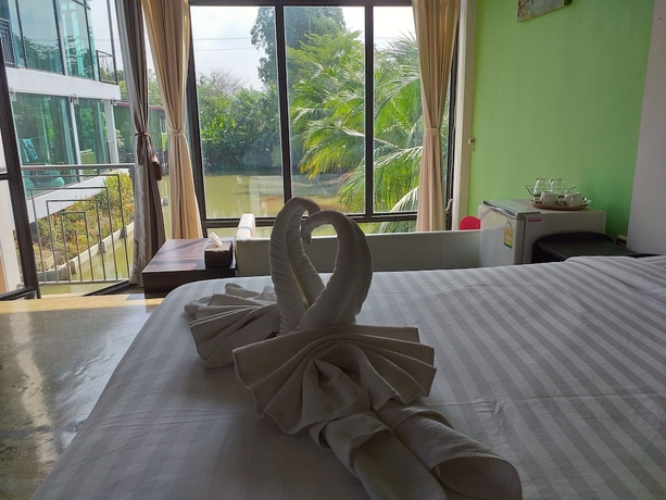 Imagen de la habitación del Hotel Plern Salaya Resort. Foto 14