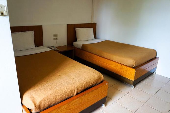 Imagen de la habitación del Hotel Plernpetch, Surat Thani. Foto 7