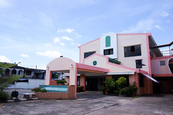 Imagen general del Hotel Plernpetch, Surat Thani. Foto 4