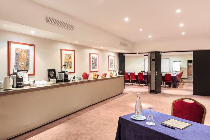 Imagen de los interiores del Hotel Pley. Foto 16