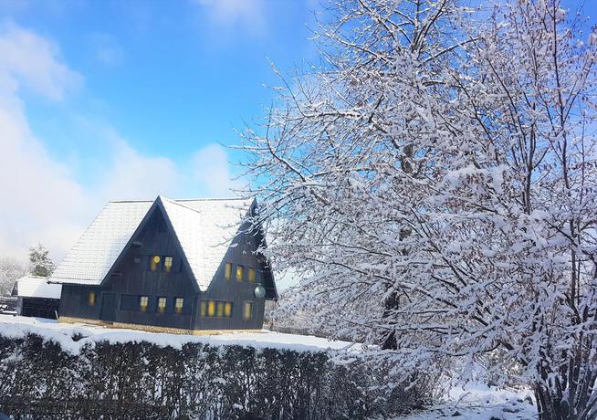 Imagen de los exteriores del Hotel Plitvica Luxury Etno Garden. Foto 10