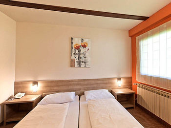 Imagen de los exteriores del Hotel Plitvice Holiday Resort - Campsite. Foto 19