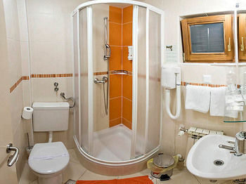 Imagen de la habitación del Hotel Plitvice Holiday Resort - Campsite. Foto 17