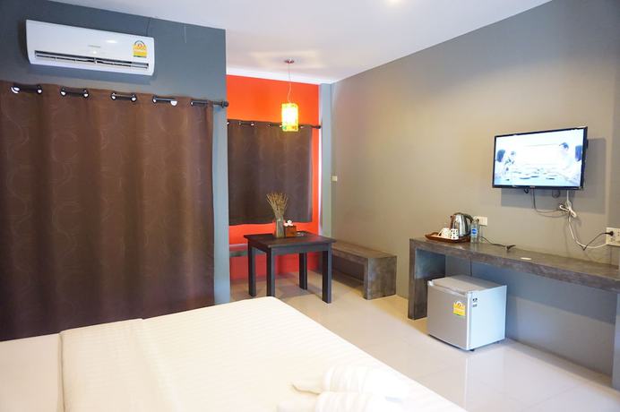 Imagen de la habitación del Hotel Ploenjai Ranong. Foto 12