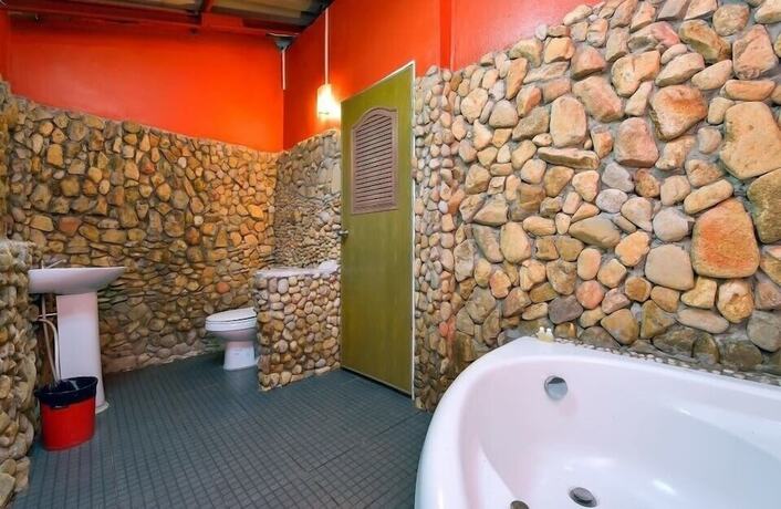 Imagen de la habitación del Hotel Ploy Inn Koh Chang. Foto 16