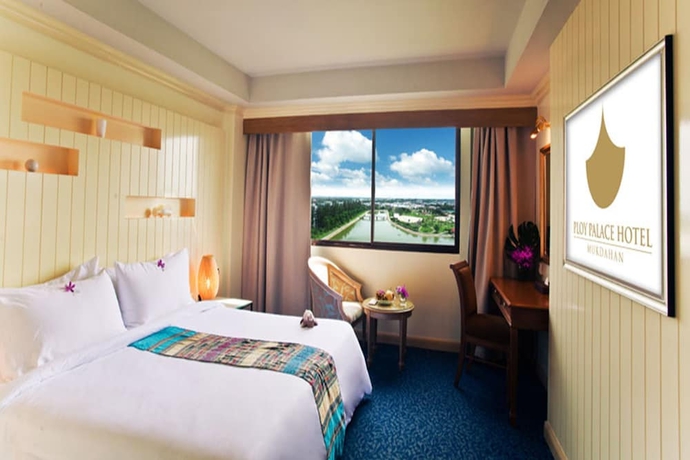 Imagen de la habitación del Hotel Ploy Palace. Foto 7