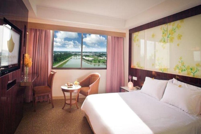 Imagen de la habitación del Hotel Ploy Palace. Foto 9