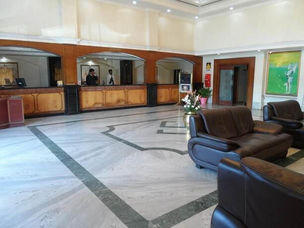 Imagen de los interiores del Hotel Plr Grand By Tommaso Hotels. Foto 18