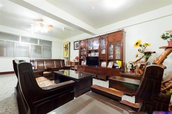 Imagen de los interiores del Hotel Plum Inn 2. Foto 19