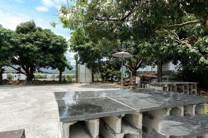 Imagen de los exteriores del Hotel Plum Inn 2. Foto 18