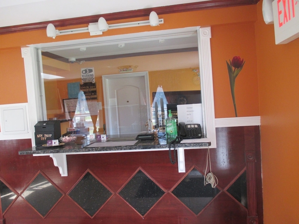 Imagen de los interiores del Hotel Plum Tree Inn. Foto 11