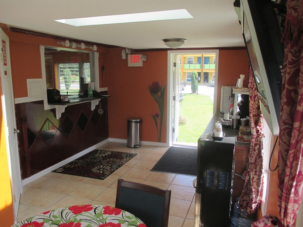 Imagen de los interiores del Hotel Plum Tree Inn. Foto 12