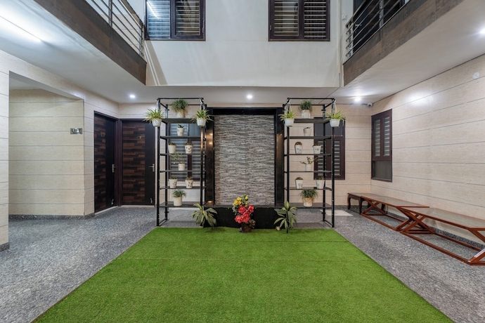 Imagen de los interiores del Hotel Plum Trees. Foto 13