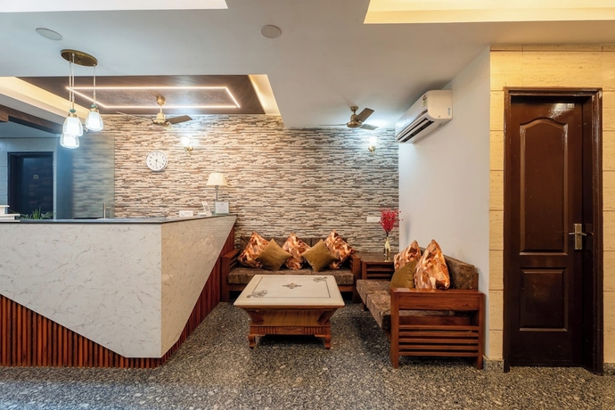 Imagen de los interiores del Hotel Plum Trees. Foto 15