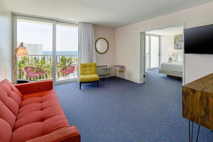 Imagen de la habitación del Hotel Plunge Beach Resort. Foto 7