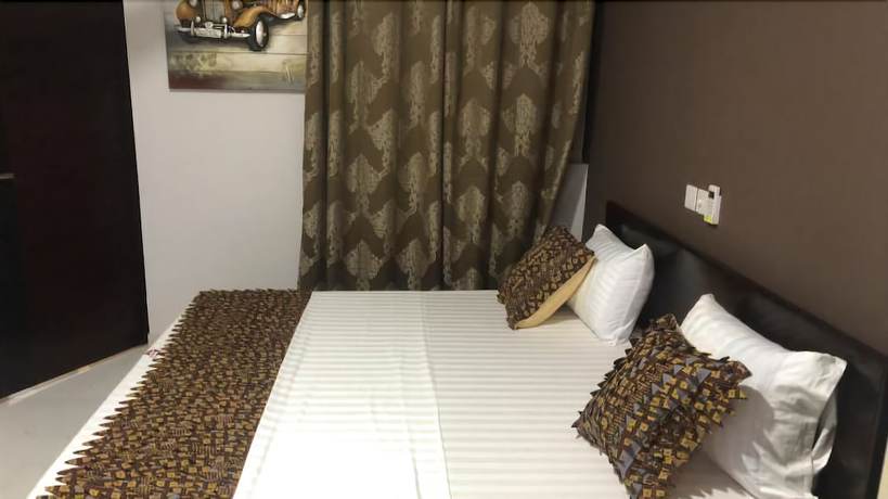 Imagen de la habitación del Hotel Plus 33. Foto 17