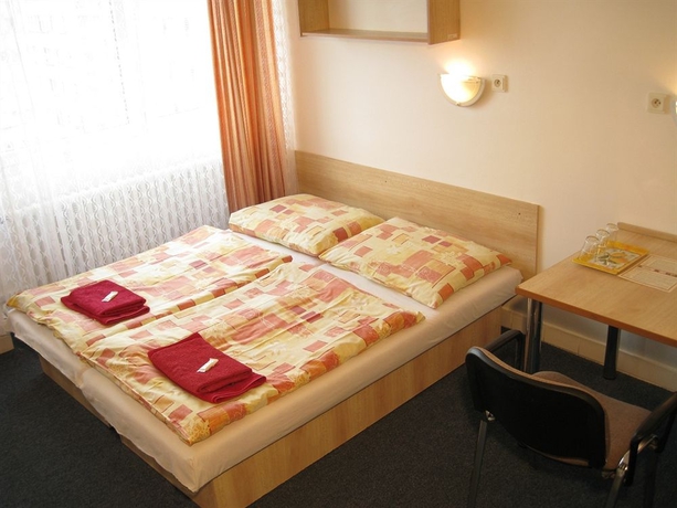 Imagen de la habitación del Hotel Plus, Bratislava. Foto 5