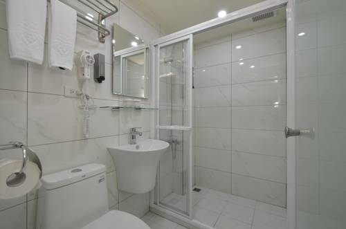 Imagen de la habitación del Hotel Plus Hotel. Foto 4