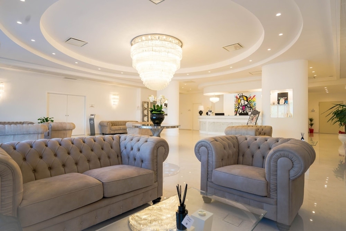 Imagen de los interiores del Hotel Pm. Foto 19