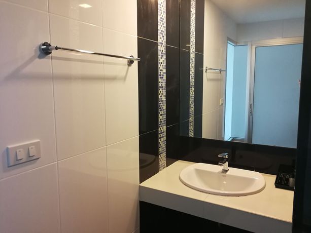 Imagen de la piscina del Hotel Pm Residence. Foto 20