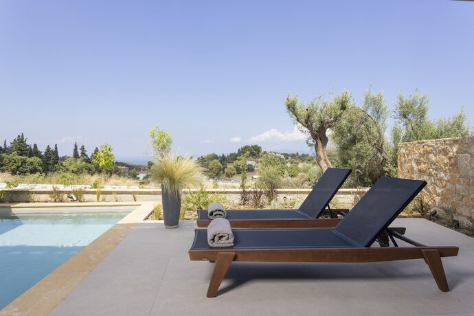 Imagen general del Hotel Pnoes Luxury Suites. Foto 4