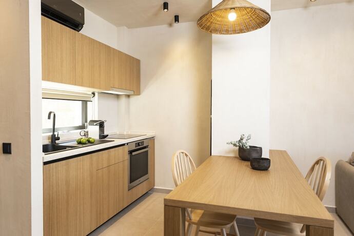 Imagen general del Hotel Pnoes Luxury Suites. Foto 5