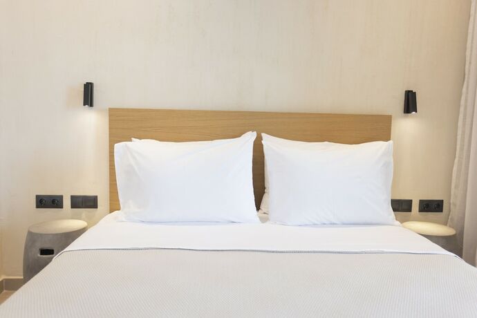 Imagen general del Hotel Pnoes Luxury Suites. Foto 8