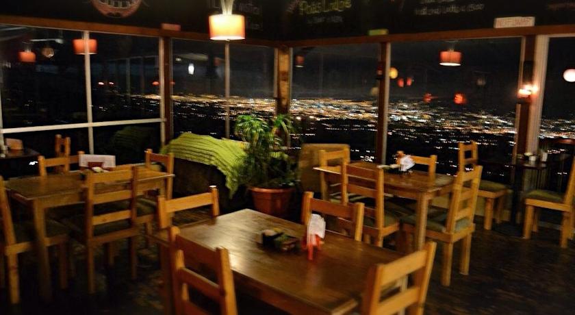 Imagen del bar/restaurante del Hotel Poas Lodge. Foto 2