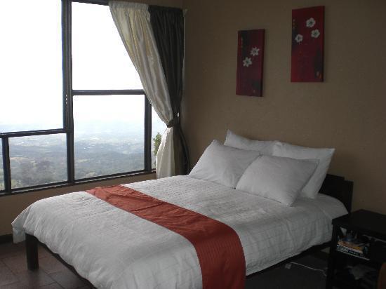 Imagen de la habitación del Hotel Poas Lodge. Foto 5