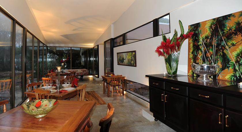 Imagen del bar/restaurante del Hotel Poas Volcano Lodge. Foto 2