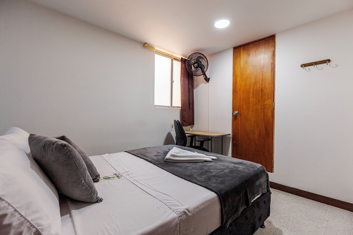 Imagen de la habitación del Hotel Poblado Guest House. Foto 5