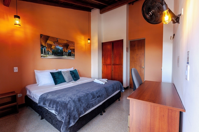 Imagen de la habitación del Hotel Poblado Guest House. Foto 18