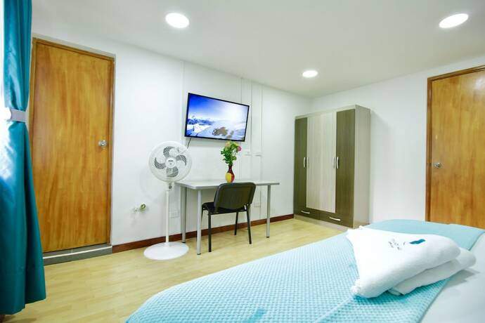Imagen de la habitación del Hotel Poblado Park Guest House. Foto 18