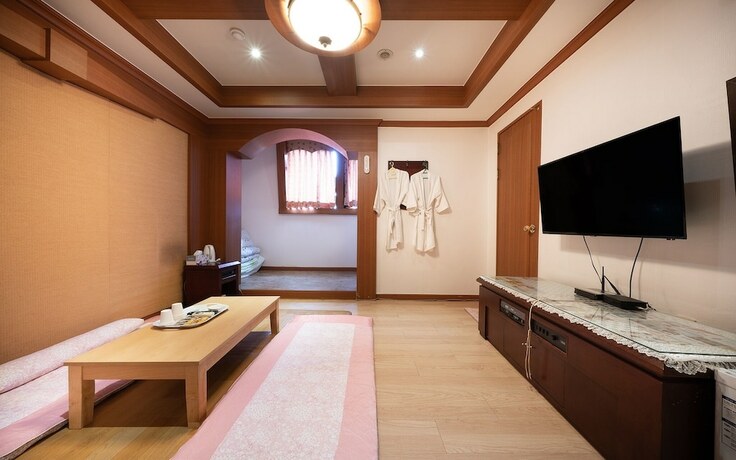 Imagen general del Hotel Pocheon Kingdom. Foto 2