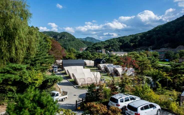 Imagen general del Hotel Pocheon Pureunsan Fairway Glamping. Foto 13