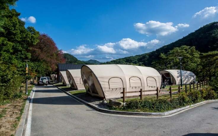 Imagen general del Hotel Pocheon Pureunsan Fairway Glamping. Foto 16