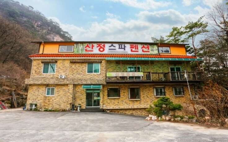Imagen general del Hotel Pocheon Sanjeong Spa Pension. Foto 13