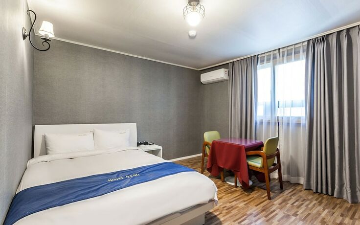 Imagen general del Hotel Pocheon Santorini. Foto 7