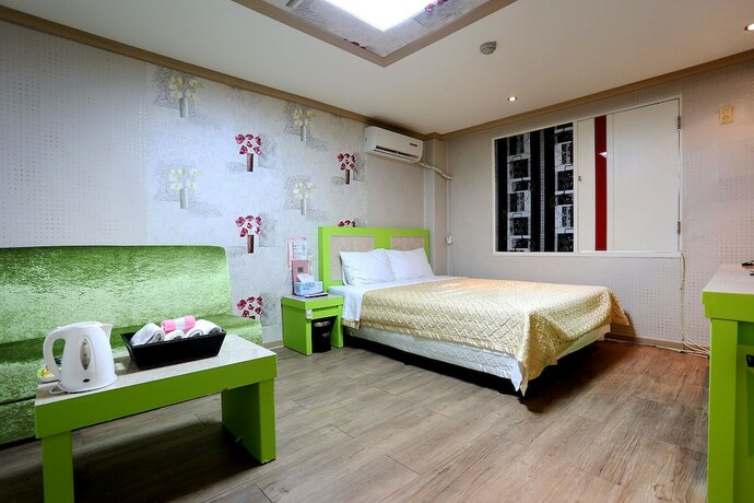 Imagen de la habitación del Hotel Pocheon Seokwa Motel. Foto 16