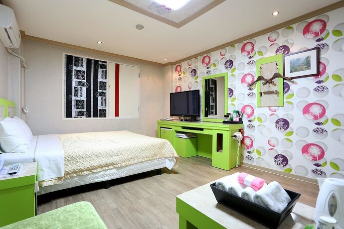 Imagen de la habitación del Hotel Pocheon Seokwa Motel. Foto 17
